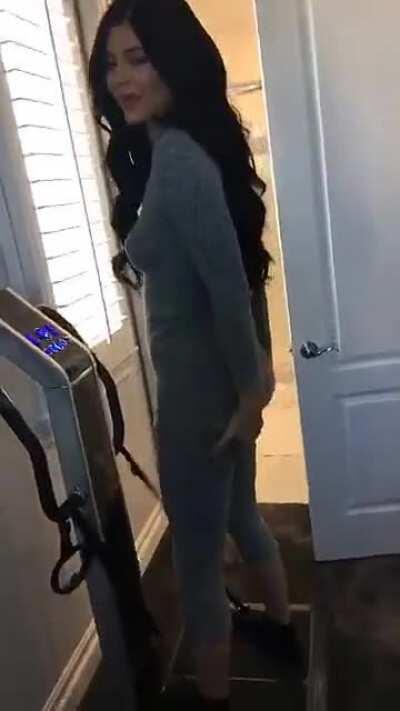 Workout jiggle with no bra