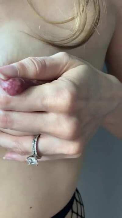 Up close and personal 💋 [oc]