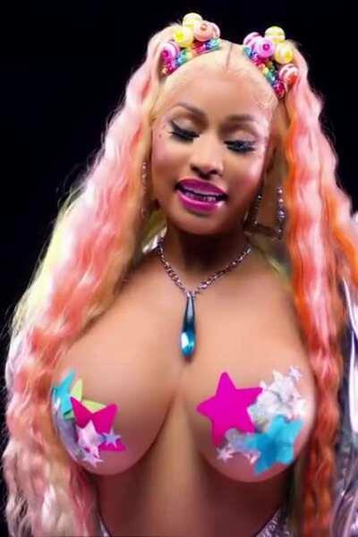 Bouncy Titties Nicki