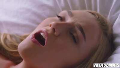 Kendra Sunderland [ Lonely ]