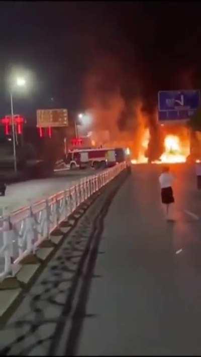 [新火烧赤壁] 2021年6月20日, 湖北赤壁东洲大桥油罐车爆炸