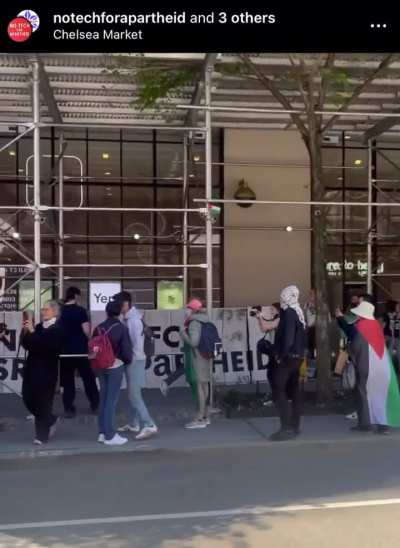 OUTSIDE GOOGLE RIGHT NOW SUPPORTING WORKER SIT-IN INSIDE GOOGLE NYC HQ