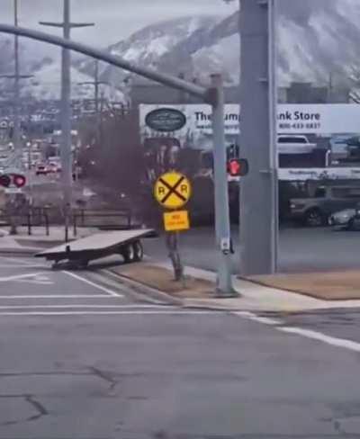 Outstanding footage, they even got a panoramic of the mountains!