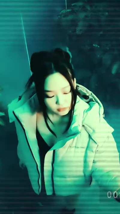 Blackpink - Jennie's Calvins (vertical)