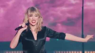 Shaking - City Of Lover Concert (2020)