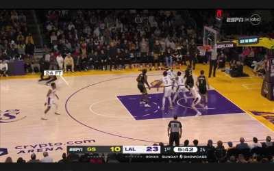 [Highlight] Kuminga misses the open 3, chases down the rebound and slams it home