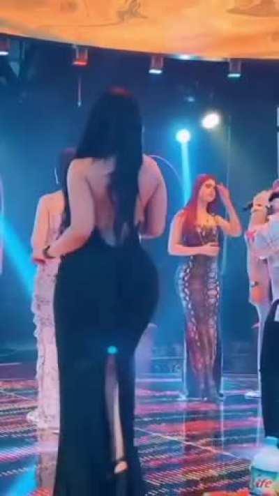 I was born into the wrong culture also girl in the back jealous af