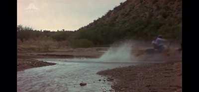 Ich habe 40 Jahre nach der Filmszene gesucht (Arnold spricht im Englischen Originalfilm Deutsch)