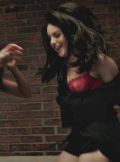 Sex & Drugs & Rock & Roll [S2E3-2016]