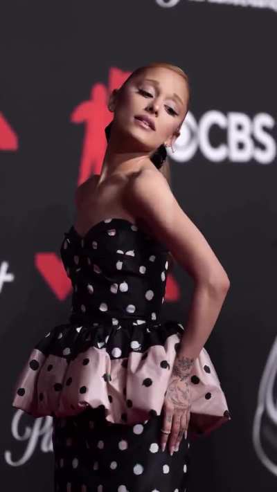 Ariana in a custom gown at the 2025 MTV Video Music Awards in New York - IG September 2025