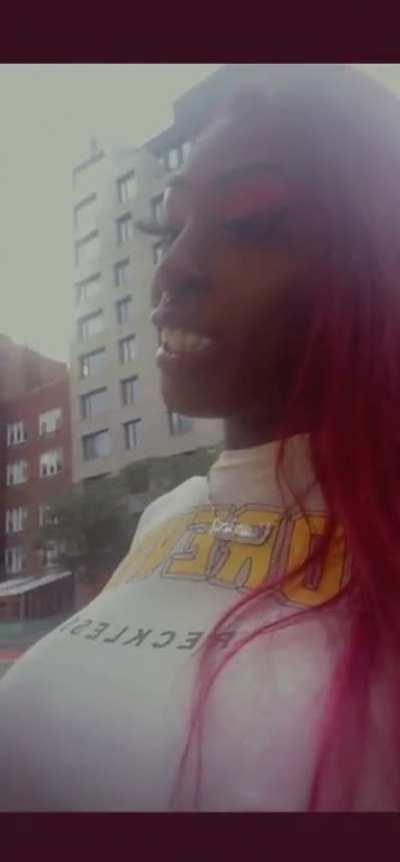 Who would suck her in public