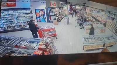 Selfish two-masker almost infects a 3+ masker (MBUH). Make no mistake, it's dangerous out there.