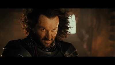 When youre sieging phoenix, and your ADC attacks the enemy tanks instead