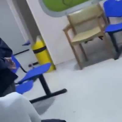 Cu fratii la balaceanca la un joc corect