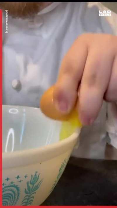 What's the point of the face, for a cooking video? Tiktok zoomers really can't keep an attention span.