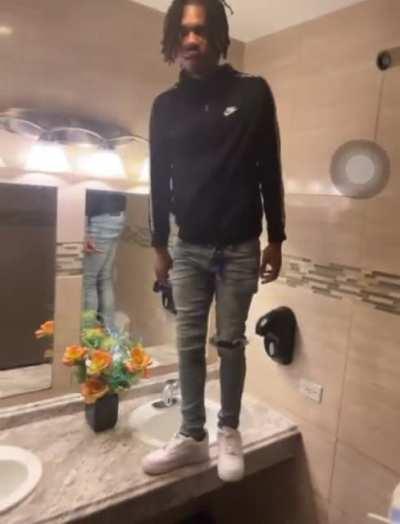 Nigga ain’t never takin another picture again 💀