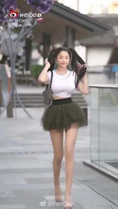 so cute yet so hot😍