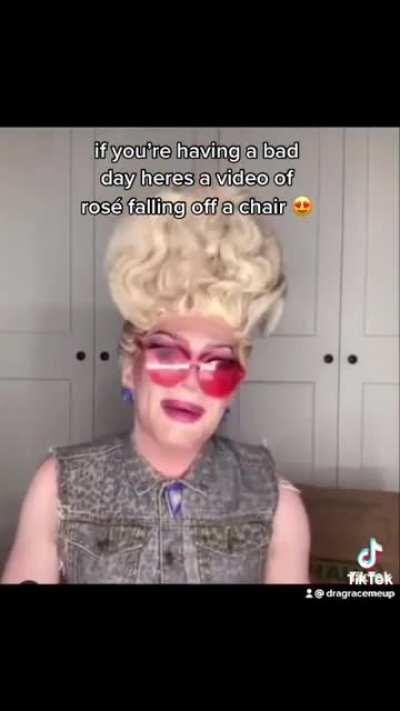 Rosé falling off a chair