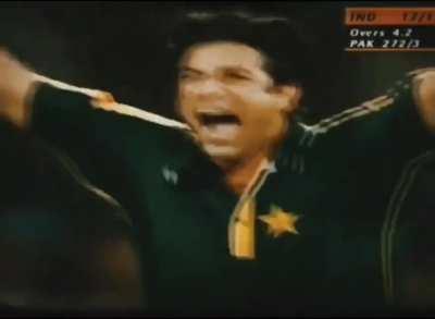 There are 2 kind of batsmen in the world, One Sachin Tendulkar, Two all the others