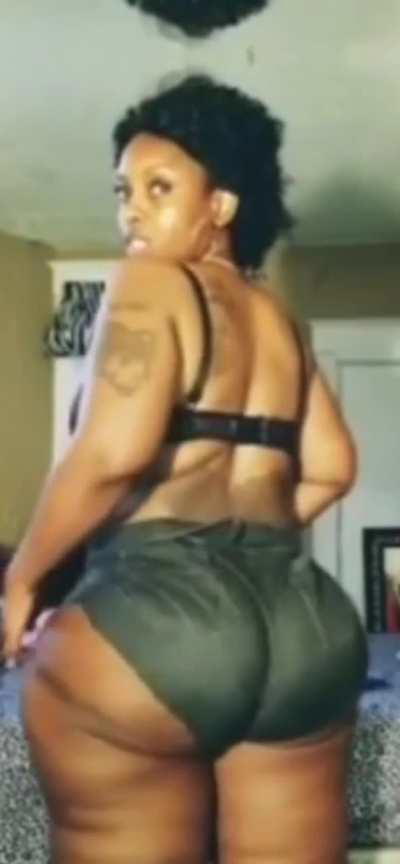 (Miss ReThickulous) The sexiest thing women do with their ass