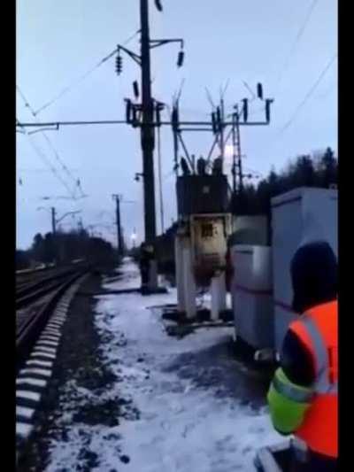 Вспышка справа!