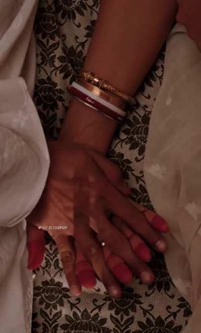 Tabu is hot as hell !!! Have look at her mature body, what a shape and what lovely assets this MILF has !!! The navel and her plump stomach makes me nut like crazy to her !!! Her face has a erotic expression as if she wants young guys to rail her and poun