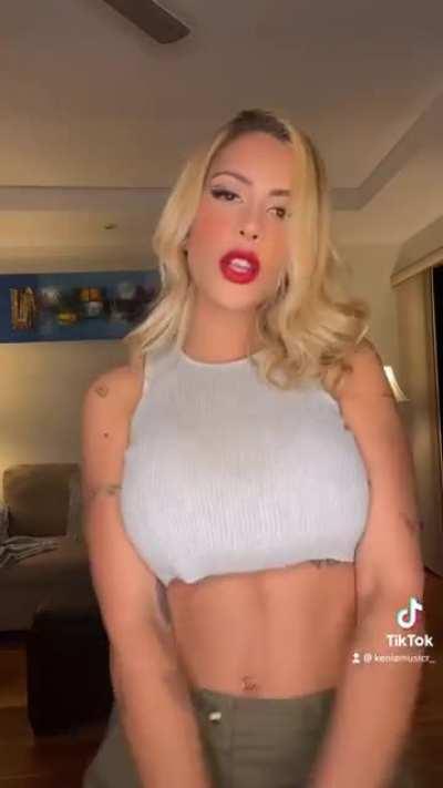 Kenia Gonzalez (@keniamusicr)