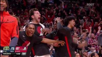 [Highlight] Ant drills three threes in a row to send the crowd into a frenzy