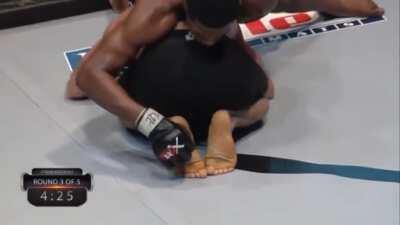 Kevin Holland tickling his opponents feet