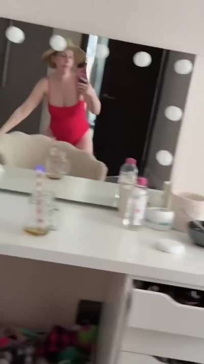 Kathryn Ryan Pregnant July 2025 Swimsuit