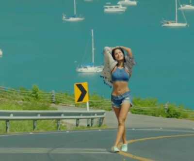 Katrina in shorts and a crop top 😍