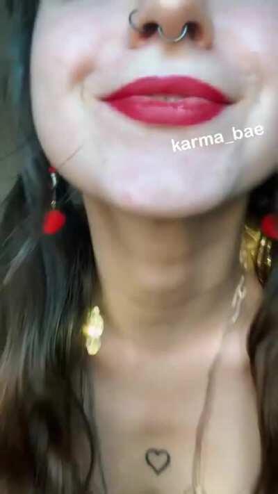 Decorate me with some Christmas lights✨😉