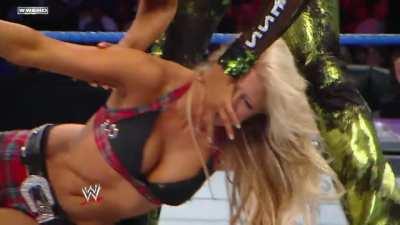 Laycool loved to humiliate the beautiful Kelly Kelly, standing on her long blonde hair and making her cry for a tag