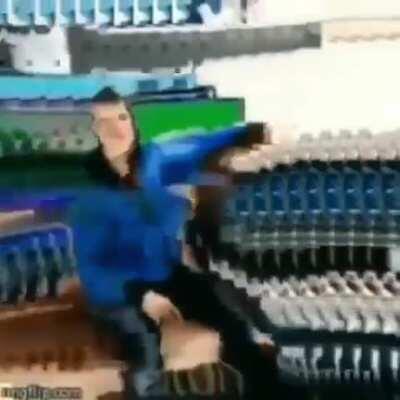 Últimamente me siento re vacío man y ya ni tengo amigos lo único que hago es ver monas chinas y sentirme miserable re que ni les importa, bueno intentaré subir monkis y historias cripis de vez en cuando aquí por si les interesa😔👍