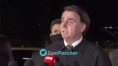 Bolsonaro confessou ao vivo na CNN que policiais o avisaram sobre operações contra o filho dele