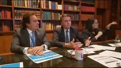 É precisa demonstrar fisicamente que o Brasil está contra ele