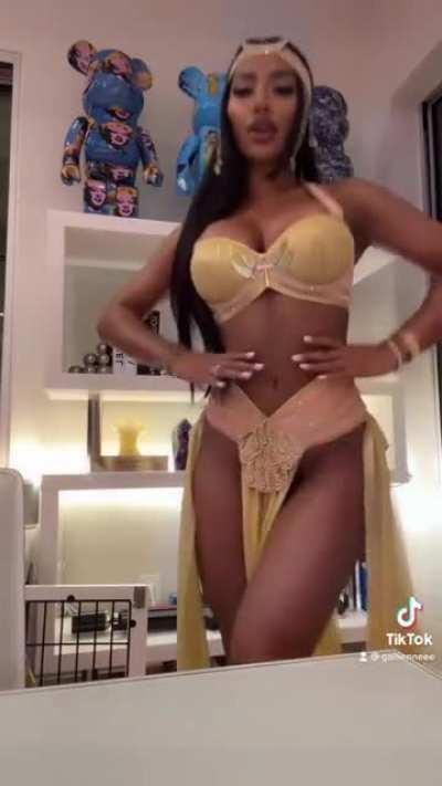 Gallienne Nabila (@gallienneee) [Instagram]