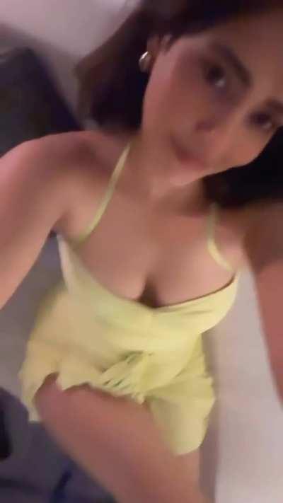 She is Gorgeous 😍😍