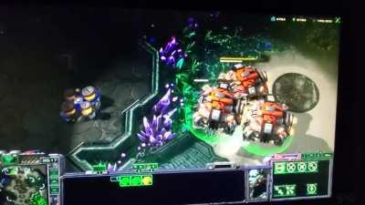TERRAN Bug from initial 5.0 patch: flying cc with bunkers loaded up!