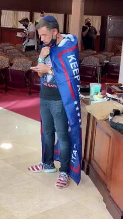 Jewish prayer in synagogue for Donald J. Trump 2020