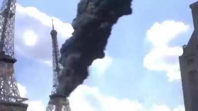 My heart goes out to our french brothers and sisters after the recent attacks😢😢😢