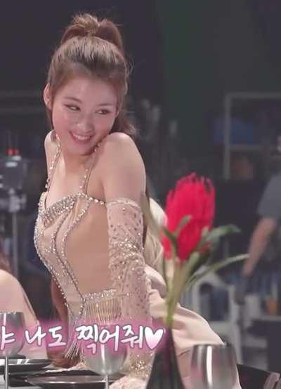 201112 - Sana, from sexy to adorable (+ Tzuyu)