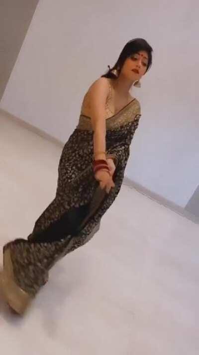 For you my MSTUDS. A bengali hindu mom + wife. This happened when my mom heard our new home is in a pure muslim society. She knew she is going to be a public fcktoy