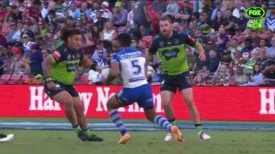 Huge hit to the head in the NRL.