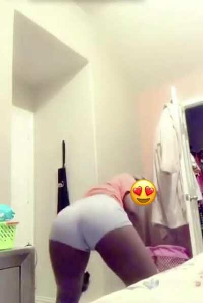 Her cheeks tho 🥴😩😩