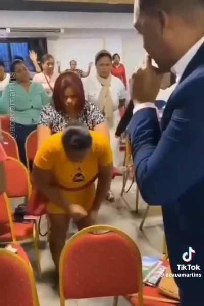 Tem labareda! Labareda, labareda, labareda. Amém 