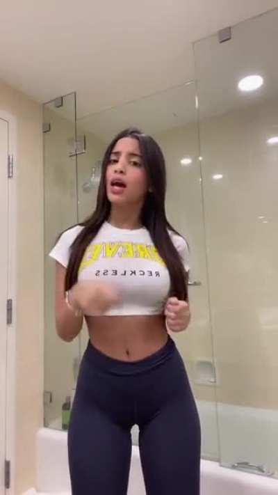 Amy (@amyyy.xo__) [Tiktok]