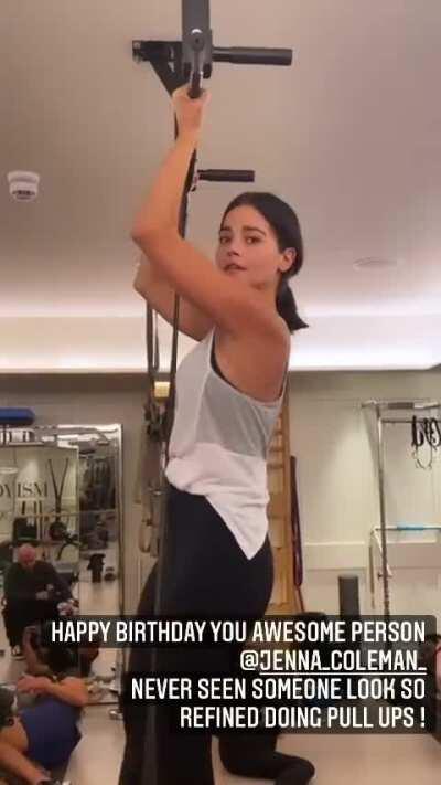 Jenna Coleman doing pull ups