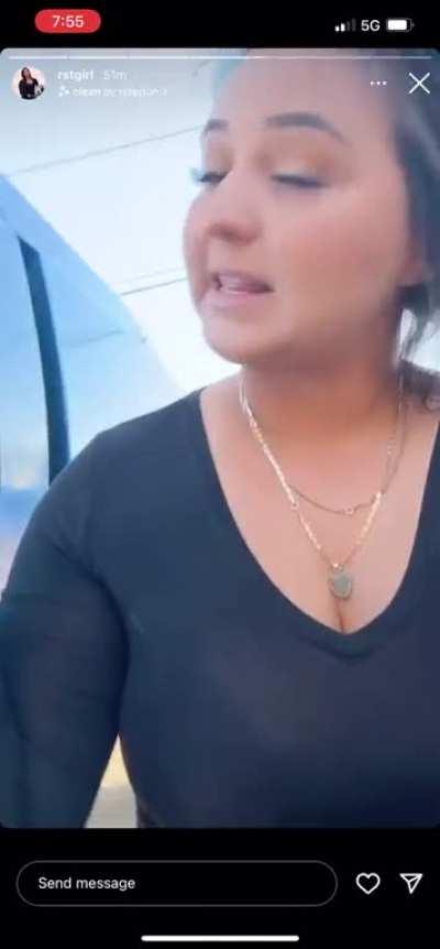 in her see through top ð¤