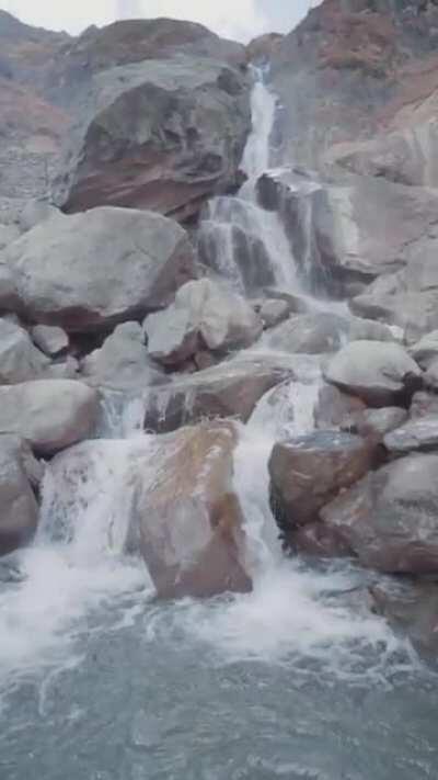 अकाल मृत्यु वह मरे , जो काम करे चंडाल का काल उसका क्या करे , जो भक्त हो महाकाल का।